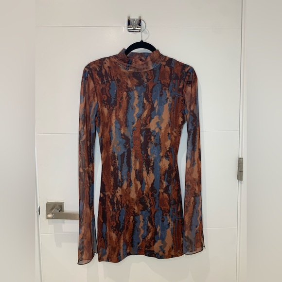 Super soft & comfortable long bell sleeve mesh mini dress in Size M - Picture 1 of 6